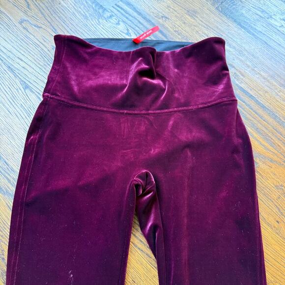 Spanx Women’s Rich Burgundy Velvet Leggings in Style 2070 Size Large - Picture 3 of 4